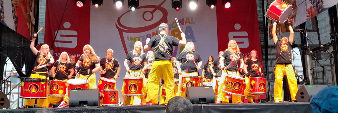 Pressath. Das Samba-Festival in Coburg lockte auch dieses Jahr wieder zahlreiche Besucher an. Unter ihnen waren Teilnehmer einer Gruppenfahrt aus Pressath, organisiert vom Freien Wählerblock Pressath. 