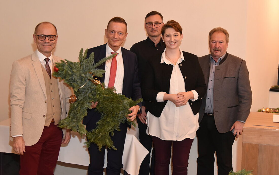 Falkenberg. Rund 80 Ehrenamtliche wurden für ihre Integrationsarbeit geehrt. Die Veranstaltung fand in Zusammenarbeit mit dem bayerischen Integrationsbeauftragten Karl Straub statt.