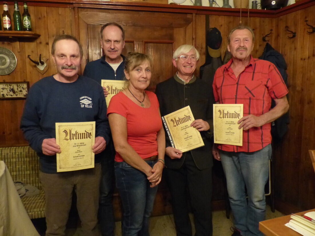 Leuchtenberg. Bei der Jahreshauptversammlung des Fördervereins Burg Leuchtenberg konnte Vorsitzende Rita Lingl Mitglieder für 20 Jahre ehren.
