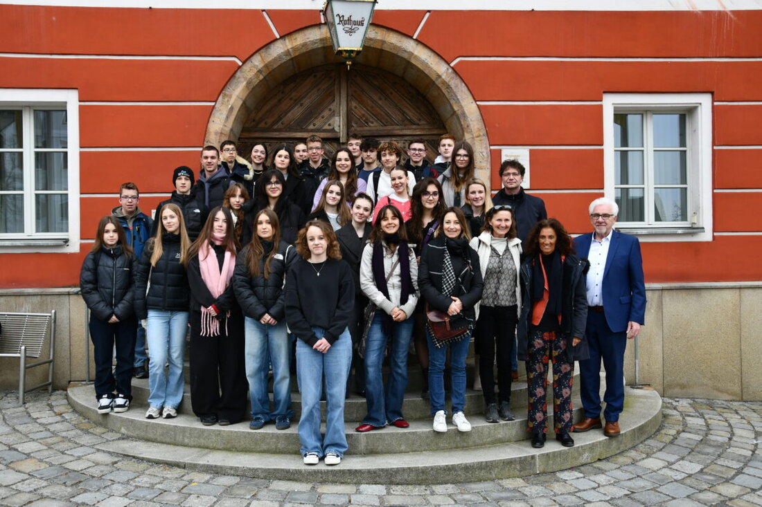 Burglengenfeld. Jugendliche aus Pau, Frankreich, sind zu Gast im Johann-Michael-Fischer-Gymnasium und nehmen an einem Austauschprogramm teil.