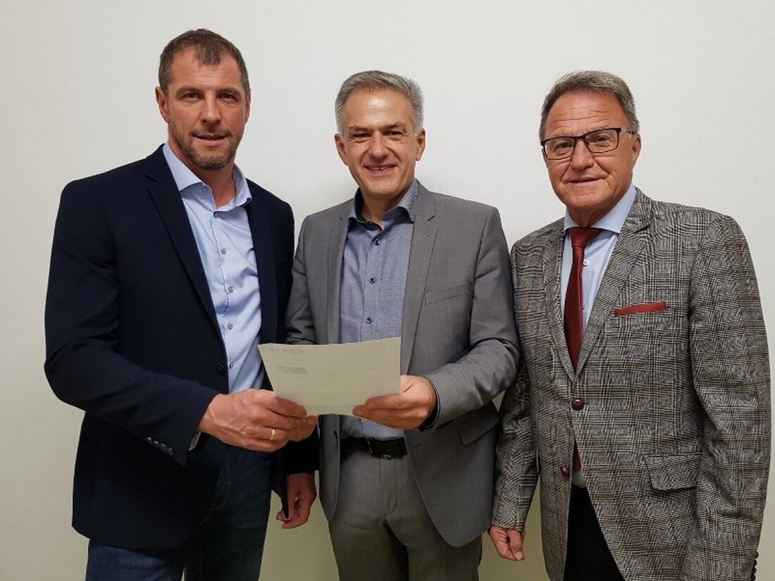 Kemnath/Tirschenreuth. Bei der letzten Kreisvorstandssitzung der CSA Tirschenreuth in Kemnath freute sich Kreisvorsitzender Huberth Rosner, den stellvertretenden CSA Landesvorsitzenden MdB a.D. Reiner Meier und den CSU Landratskandidaten Roland Grillmeier begrüßen [&hellip;]