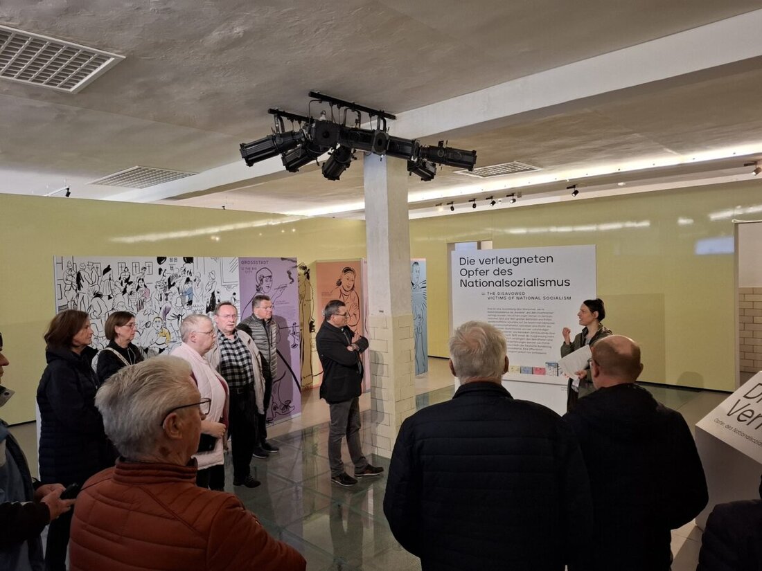 Flossenbürg. Der CSU Arbeitskreis Polizei besuchte die Ausstellung "Die Verleugneten" in der KZ Gedenkstätte Flossenbürg, die Verfolgungen im Nationalsozialismus thematisiert.
