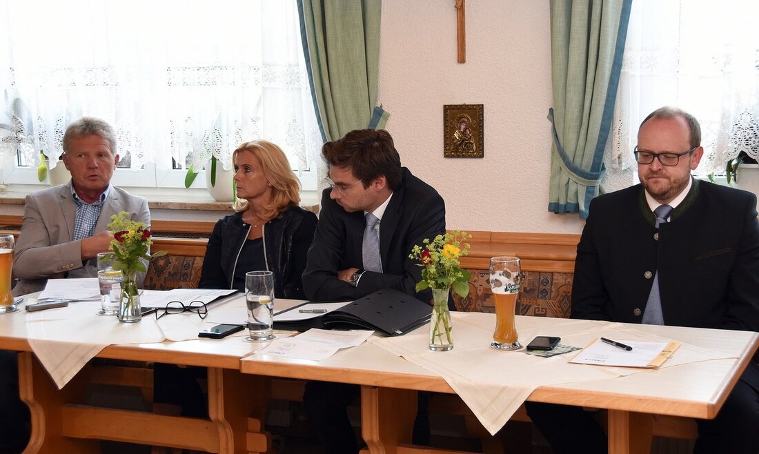 Theisseil. Einst machte der Staat großen Summen Geld locker, um den Kommunen den Bau schicker Hallen- und Freibäder zu ermöglichen. Doch die beliebten Freizeitoasen sind in die Jahre gekommen. Dringend [&hellip;]