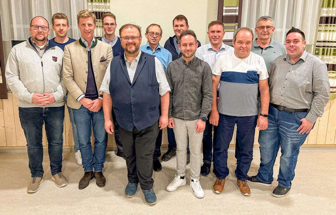 Kastl. Der CSU-Ortsverband Kastl reflektierte auf der Jahreshauptversammlung mit Neuwahlen das vergangene Jahr und setzte Zeichen für Verjüngung und Bürgernähe. Stephan Minnich wurde als neuer stellvertretender Vorsitzender gewählt, während die Veranstaltung auch den Abschied von Arno Stahl würdigte.