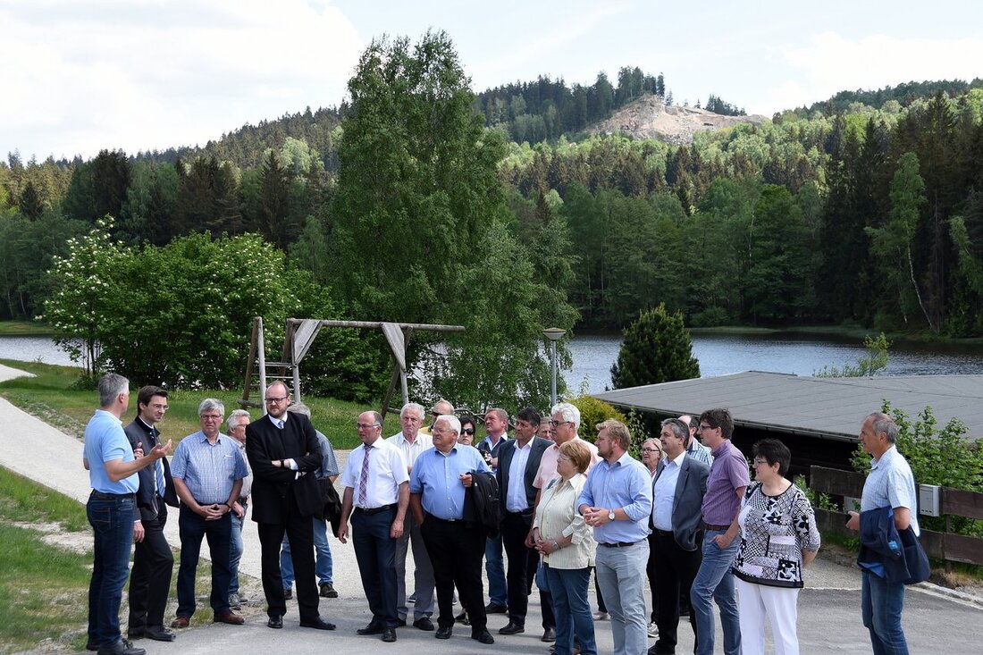 Flossenbürg. „Mich freut’s einfach selbst, dass alles so gelaufen ist. Dank der guten Zusammenhilfe aller Beteiligten haben wir das schultern können“, sagte Bürgermeister Thomas Meiler bei einer Besichtigung der Freizeitanlage [&hellip;]