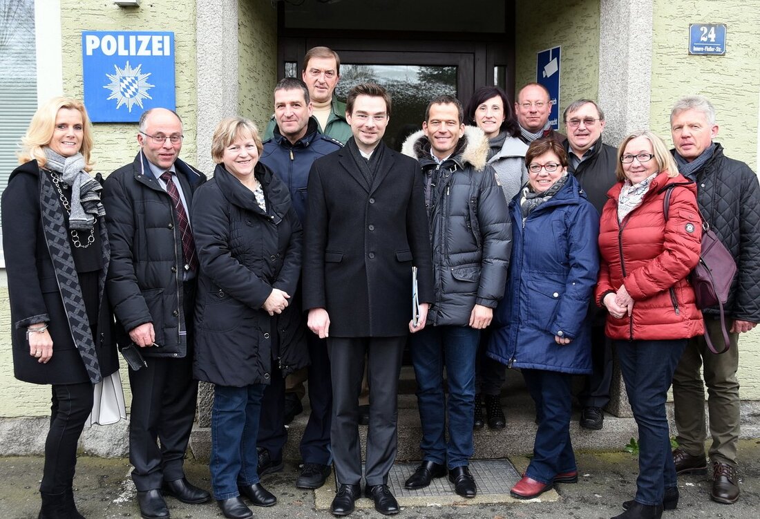 Neustadt/WN. „Wenn alle Behörden so eng mit der kommunalen Ebene zusammenarbeiten würden, wäre vieles einfacher“, lobte CSU Kreistagsfraktionsvorsitzender Dr. Stephan Oetzinger die „hervorragende Zusammenarbeit mit der Polizeiinspektion Neustadt“. Im Rahmen [&hellip;]