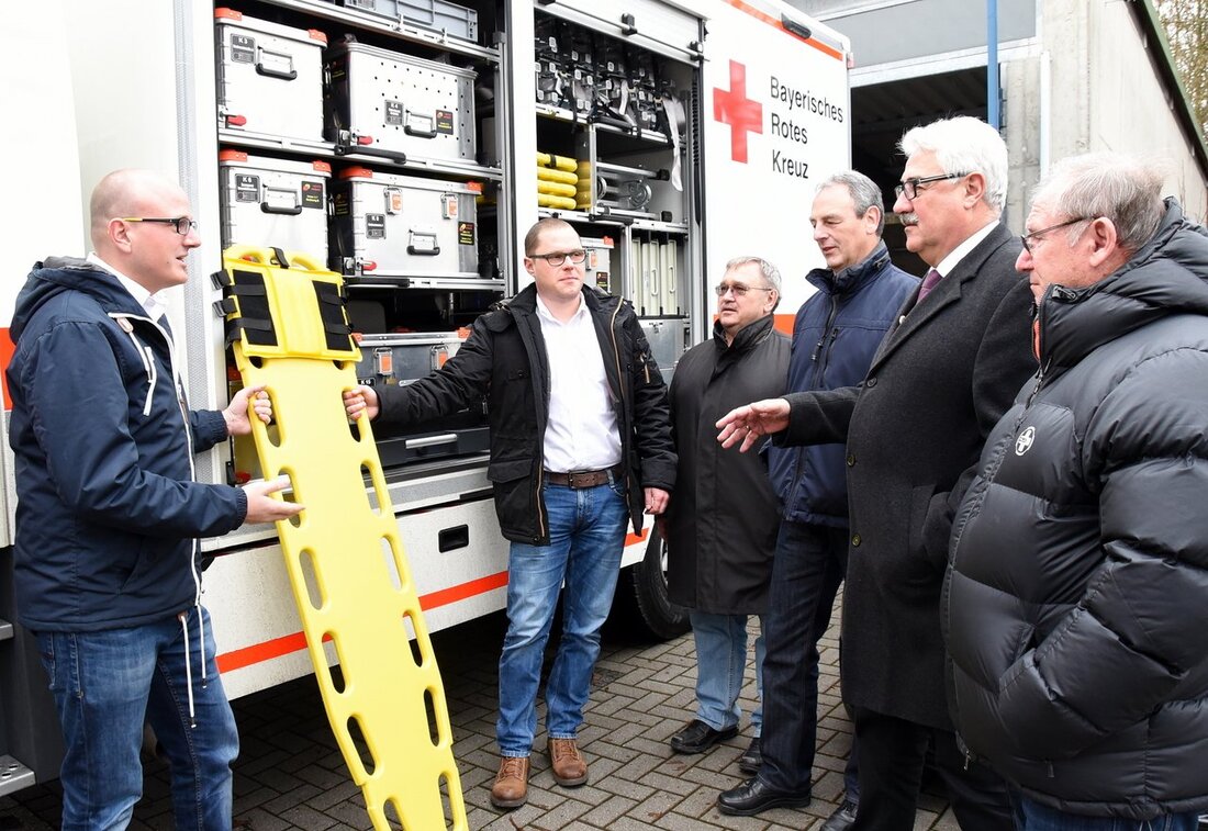 Neustadt/WN. „Heuer haben wir wirklich riesige Veranstaltungen gehabt“, erinnerte Bürgermeister Rupert Troppmann beim Besuch des CSU Ortsverbandes bei der Rettungswache. Ob BR-Radltour, Faschingszug oder Bürgerfest – die Zusammenarbeit mit dem [&hellip;]