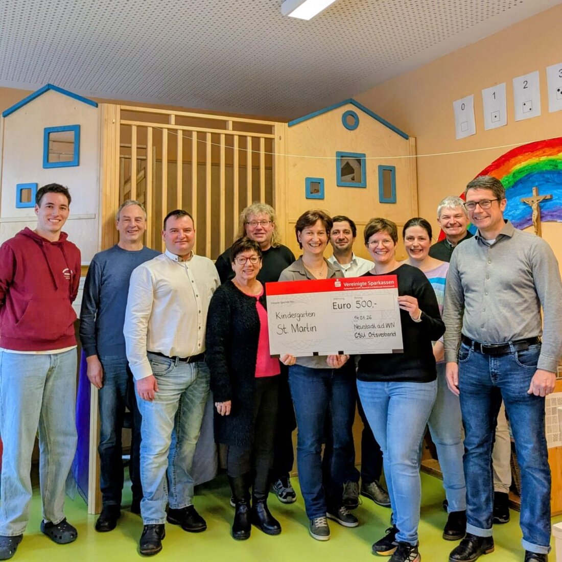 Neustadt/WN. Der CSU-Ortsverband unterstützt mit einer Spende von 500 Euro den Kindergarten und die Kinderkrippe St. Martin. Das Geld stammt vom CSU-Weinfest und soll die engagierte pädagogische Arbeit vor Ort stärken.