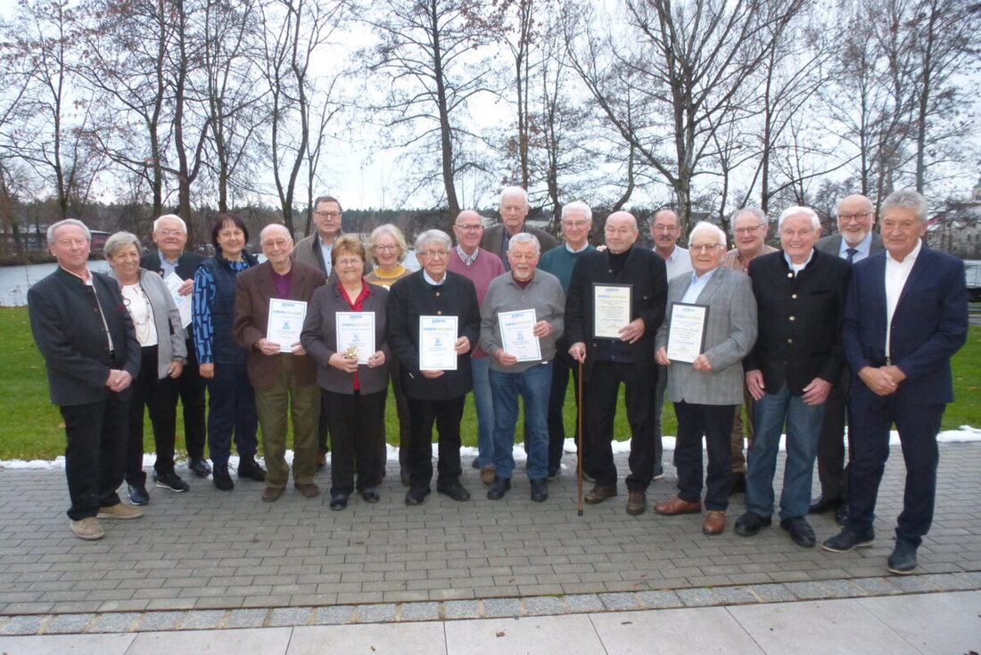 Weiherhammer. Die CSU-Senioren-Union im Kreisverband Neustadt/WN hat die Marke von 200 Mitgliedern geknackt und zählt nun 210. Beim Jahresabschluss am 27. November kamen 110 Besucher; 35 traten neu ein.