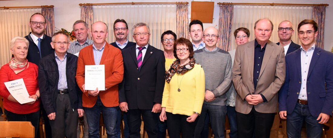 Störnstein. Die CSU Störnstein setzt auf einen neuen Vorsitzenden. Benedikt Grimm erhielt bei der Jahreshauptversammlung im Gasthof Gigl das einstimmige Votum der Mitglieder. Der 30-jährige Neustädter gehört erst seit Kurzem [&hellip;]