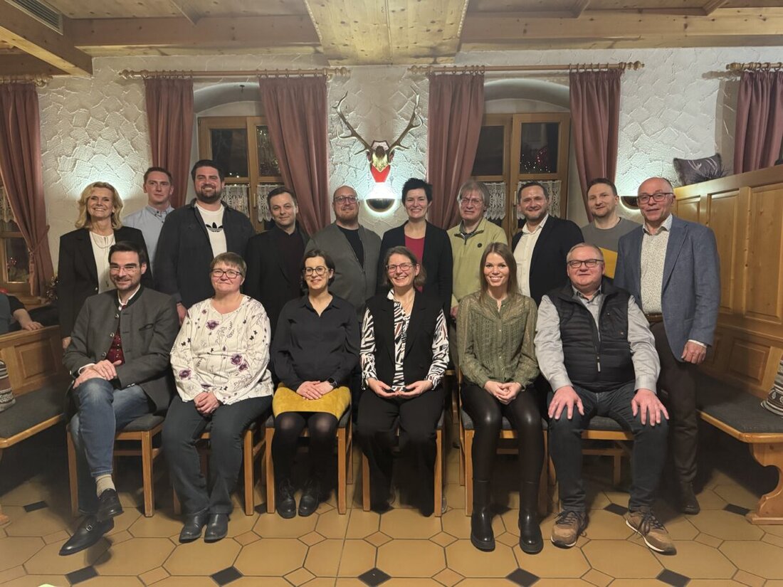 Tännesberg. Der CSU-Ortsverband hat bei einer gut besuchten Veranstaltung im Binnerschreiner das Kandidatenteam für die Kommunalwahl vorgestellt und geschlossen nominiert. Die Liste vereint erfahrene Gemeinderäte und junge Kräfte.