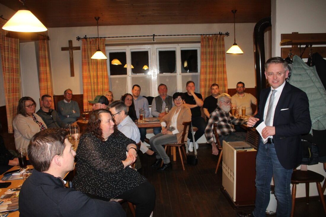 Zessau. Die Trabitzer CSU beschloss im Gasthaus Lober ihren Wahlkampf; Bürgermeisterin Carmen Pepiuk rief zum Wählen am 8. März auf. Tobias Reiß und Gäste betonten die Bedeutung von Ehrenamt und Kommunalpolitik.