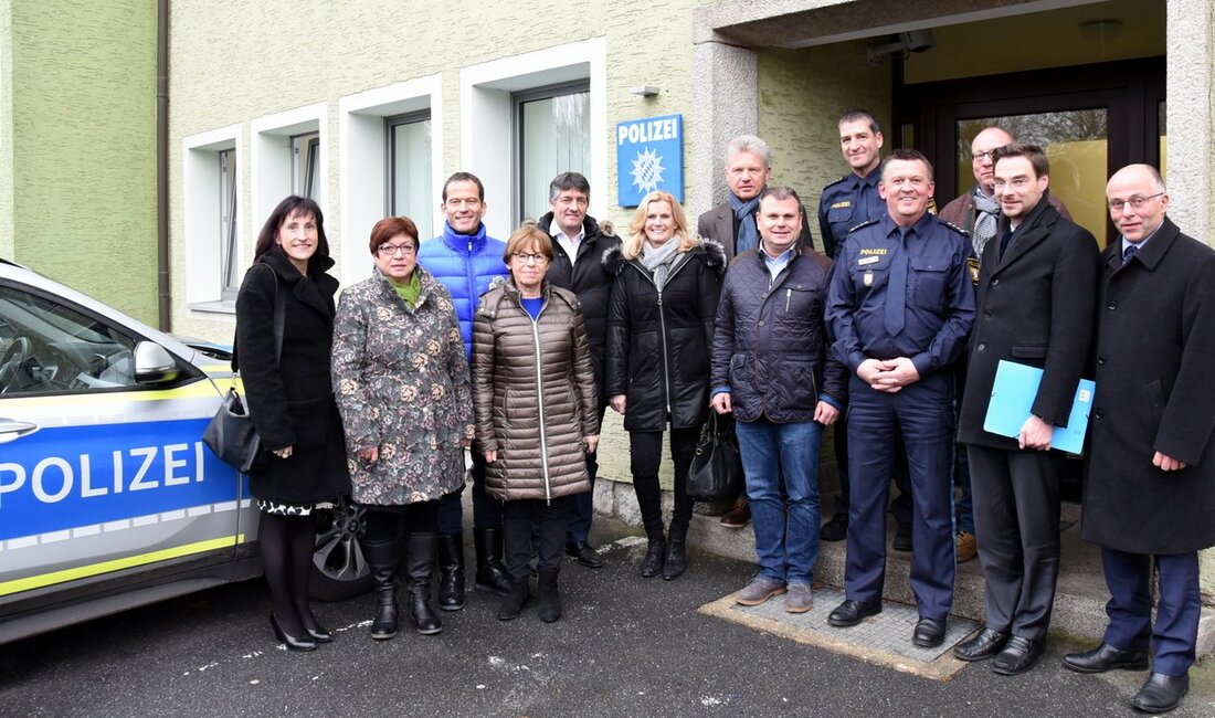 Neustadt/WN. Taxifahren, um das Gehalt als Polizeibeamter aufzubessern? Das gibt es offenbar tatsächlich, jedenfalls in Berlin. Bundestagsabgeordneter Albert Rupprecht war selbst Fahrgast bei einem Polizeibeamten, der nach Dienstschluss noch seine [&hellip;]