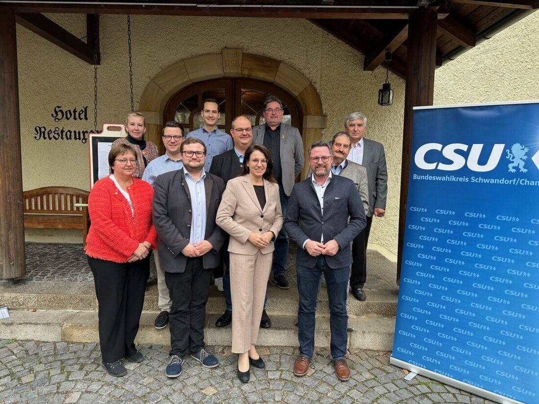 Bodenwöhr. Die CSU-Bundeswahlkreiskonferenz Schwandorf/Cham tagte im Brauereigasthof Jacob: MdB Martina Englhardt-Kopf wurde als Vorsitzende bestätigt. Alle Wahlen fielen einstimmig aus.