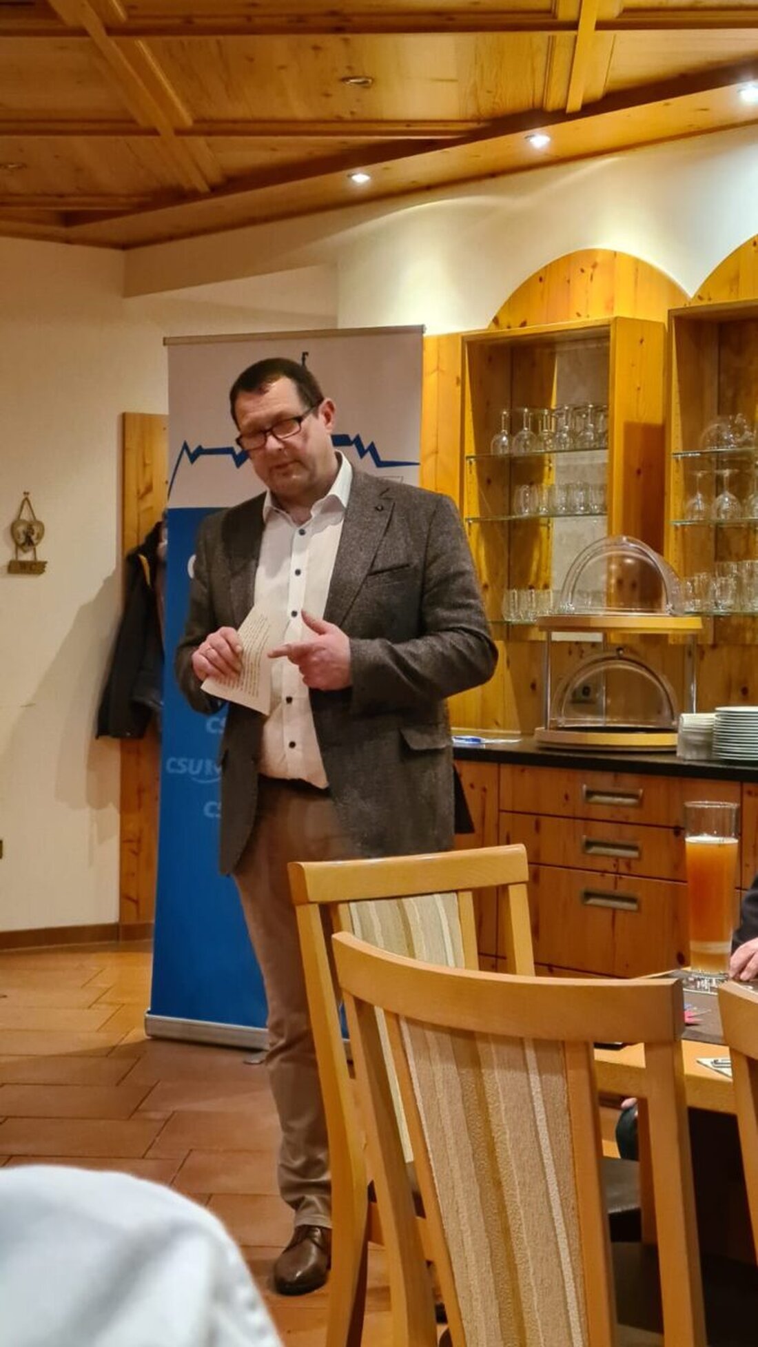 Pressath. Der Politische Aschermittwoch der CSU füllte das Gasthaus Weyh und begann um 18.45 Uhr mit Heringsessen. Bürgermeisterkandidat Andreas Reindl präsentierte sein Programm für sechs Jahre; Albert Nickl motivierte zur Wahl.