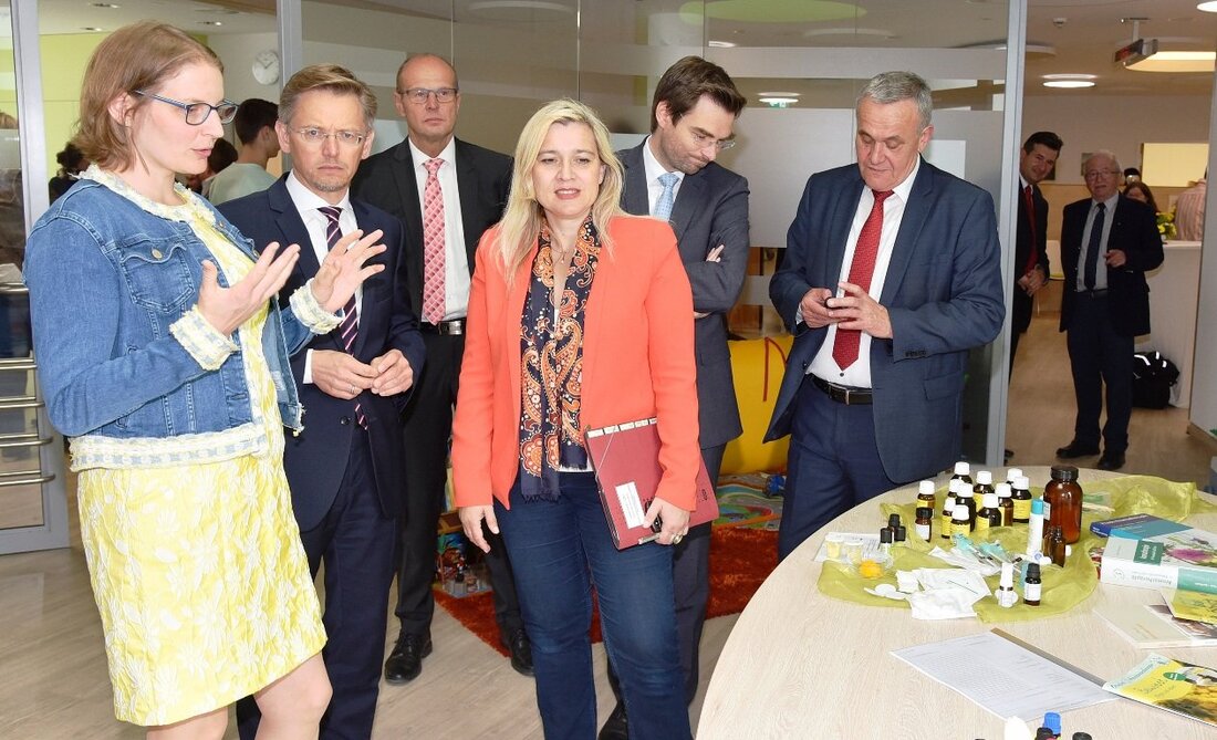 Weiden. Anfang Januar 2019 hat die Palliativstation der Kliniken Nordoberpfalz AG die neuen Räumlichkeiten am Klinikum Weiden bezogen. Vorher befand sich seit dem Jahr 2008 die Palliativstation unter der Leitung [&hellip;]