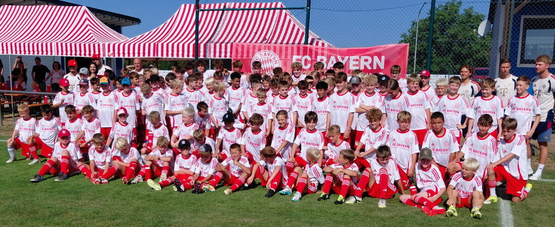 Tremmersdorf. Beim FC Bayern-Campus-Training schwärmten 120 Kinder und Jugendliche mit sieben Trainern aus der Akademie von intensiven Einheiten und perfekter Organisation. 2027 soll das Camp wiederkommen.