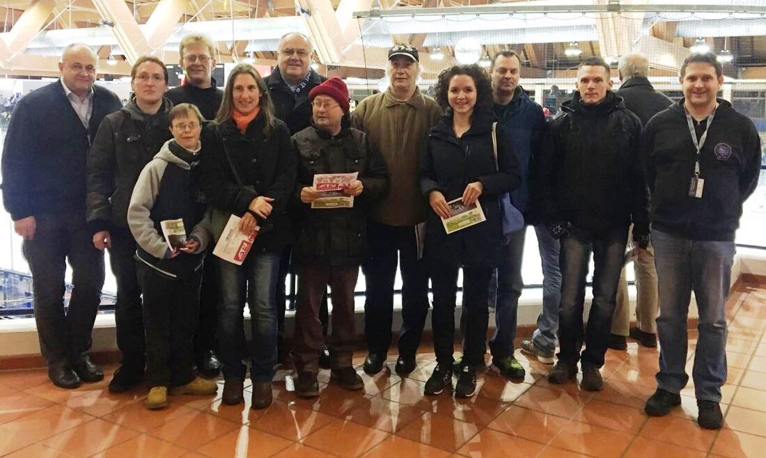 Weiden. „Super, wir haben gewonnen!“ freute sich die Klientengruppe der Caritas-Beratungsstelle für seelische Gesundheit nach einem spannenden Abend in der Hans-Schröpf-Arena. Bezirkstagsvizepräsident Lothar Höher hatte in mittlerweile schöner Tradition zehn [&hellip;]