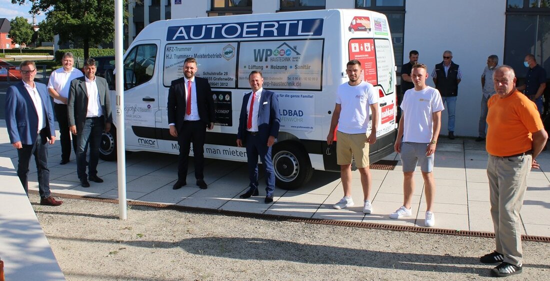 Grafenwöhr. In Grafenwöhr ist jetzt Car-Sharing möglich: Wer einen Opel Movano mieten will, braucht nur einen B-Führerschein und die dazugehörige App.  Von Stefan Neidl  22 lokale Unternehmen haben mit ihren [&hellip;]