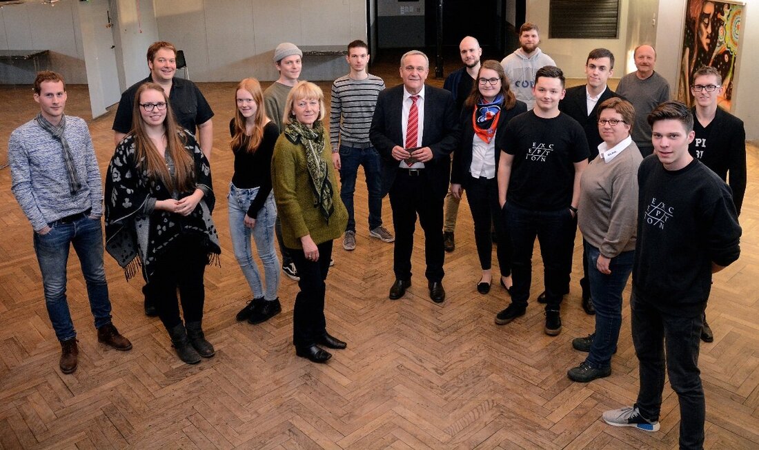 Weiden. Die Nordoberpfälzer Schülerbands machen sich bereit für ihre Auftritte beim Charity Gig 2018. In wenigen Tagen ist es soweit.  Von Jürgen Wilke  Zur Benefizveranstaltung „Charity Gig 2018“ lädt die [&hellip;]