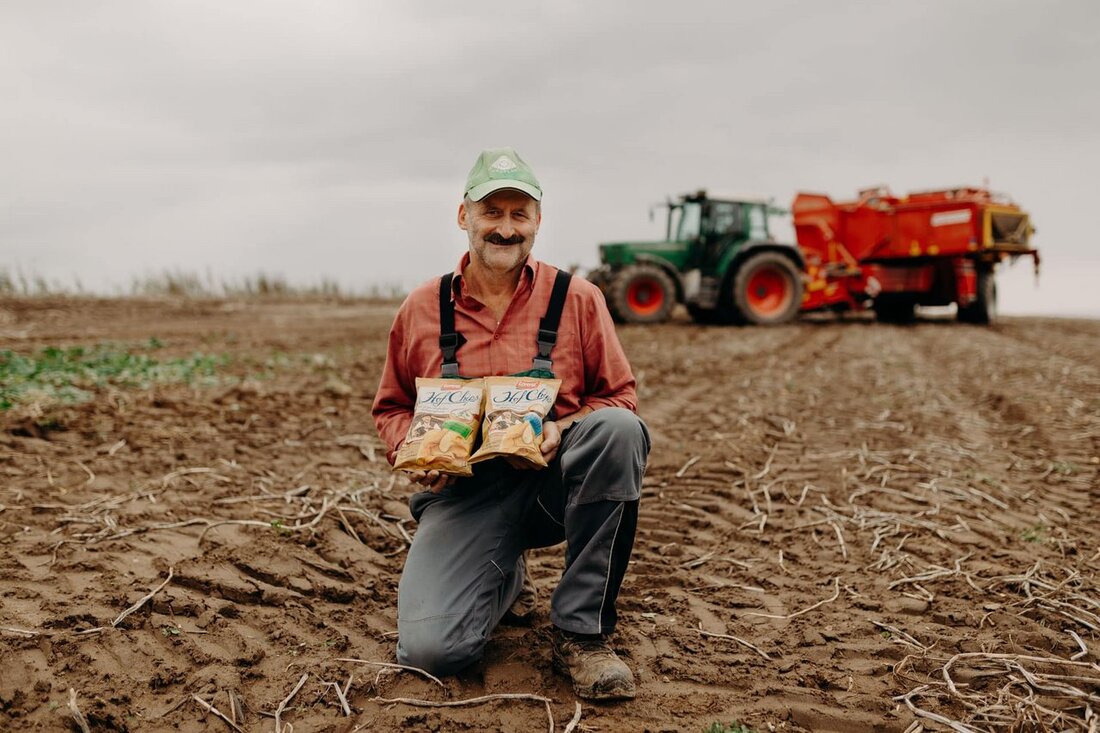 Moosbach/Heumaden. Es ist schon etwas ganz Besonderes, den Mann persönlich kennenzulernen, den so viele Menschen zu gemütlichen Fernsehabenden auf dem Sofa „in den Händen halten“. Es gibt ihn wirklich: Den Chips-Mann! [&hellip;]