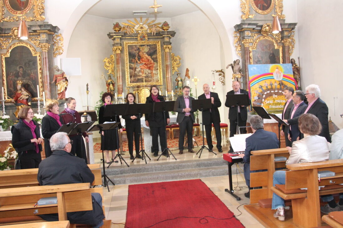Neukirchen zu St. Christoph. Das Vokalensemble ChorDiSono begeisterte am Sonntag, 19. April, in der Pfarrkirche bei einem Benefizkonzert für die Palliativstation. Stehender Applaus und viele Spenden krönten den Abend.
