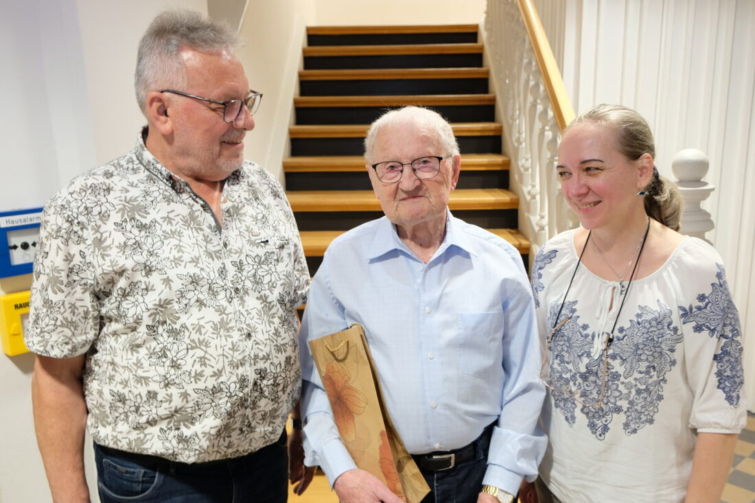 Eschenbach. Hans Kohl feierte seinen 95. Geburtstag mit einem Ständchen seines Männerchors, betonte die Vorteile des Singens und lud Männer zum Chorgesang ein. 