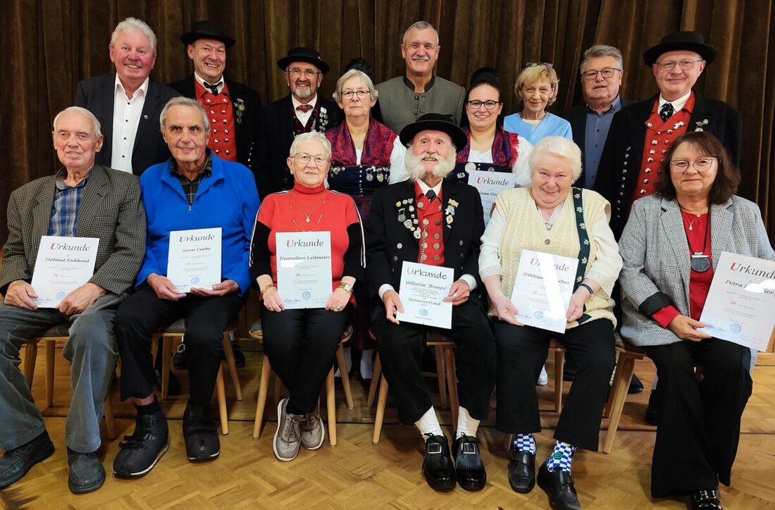 Weiden. Bei der Jahreshauptversammlung der Altbairischen Weiden e. V. wurde Christa Binner zur Vorsitzenden gewählt, Wilhelm Binner zum Ehrenvorsitzenden ernannt.  
