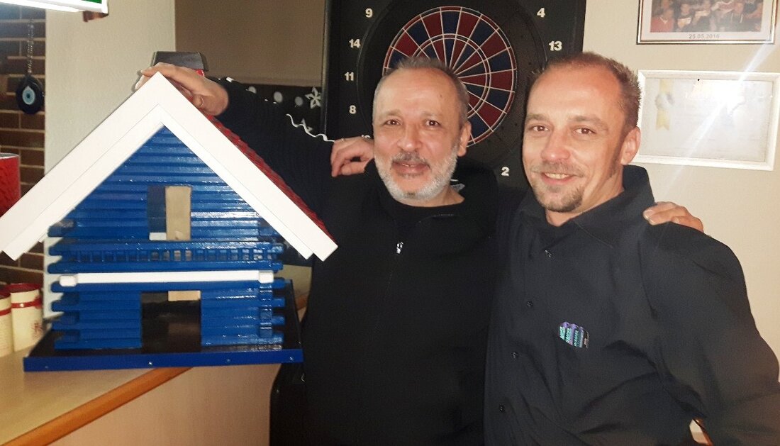 Wurz. Einen überraschend hohen Erlös erzielte die Christbaumversteigerung im Gasthaus Mois. Stolze 560 Euro brachte sie ein. Über den Erlös dürfen sich gleich zwei Seiten freuen.  Von Tom Kreuzer Zweigeteilt [&hellip;]