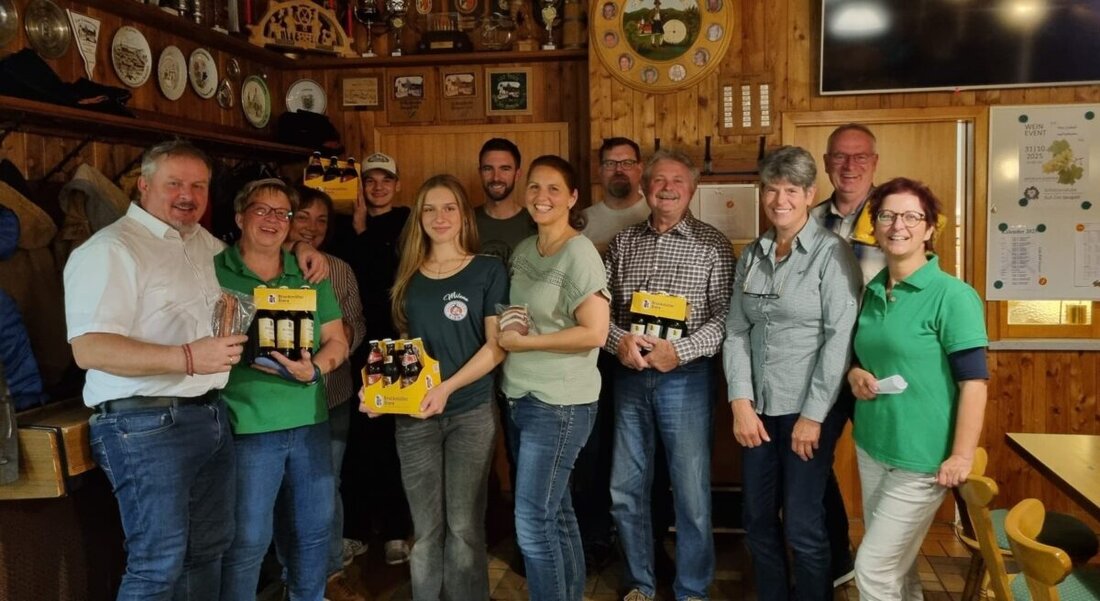 Seugast. Die Vorbereitungen für die bevorstehende Jubiläums-Kirwa liefen auf Hochtouren. Die Kirwapaare trafen sich zur Generalprobe im Schützenheim. „Jung und Alt aus den letzten 35 Jahren“ hieß es heuer.