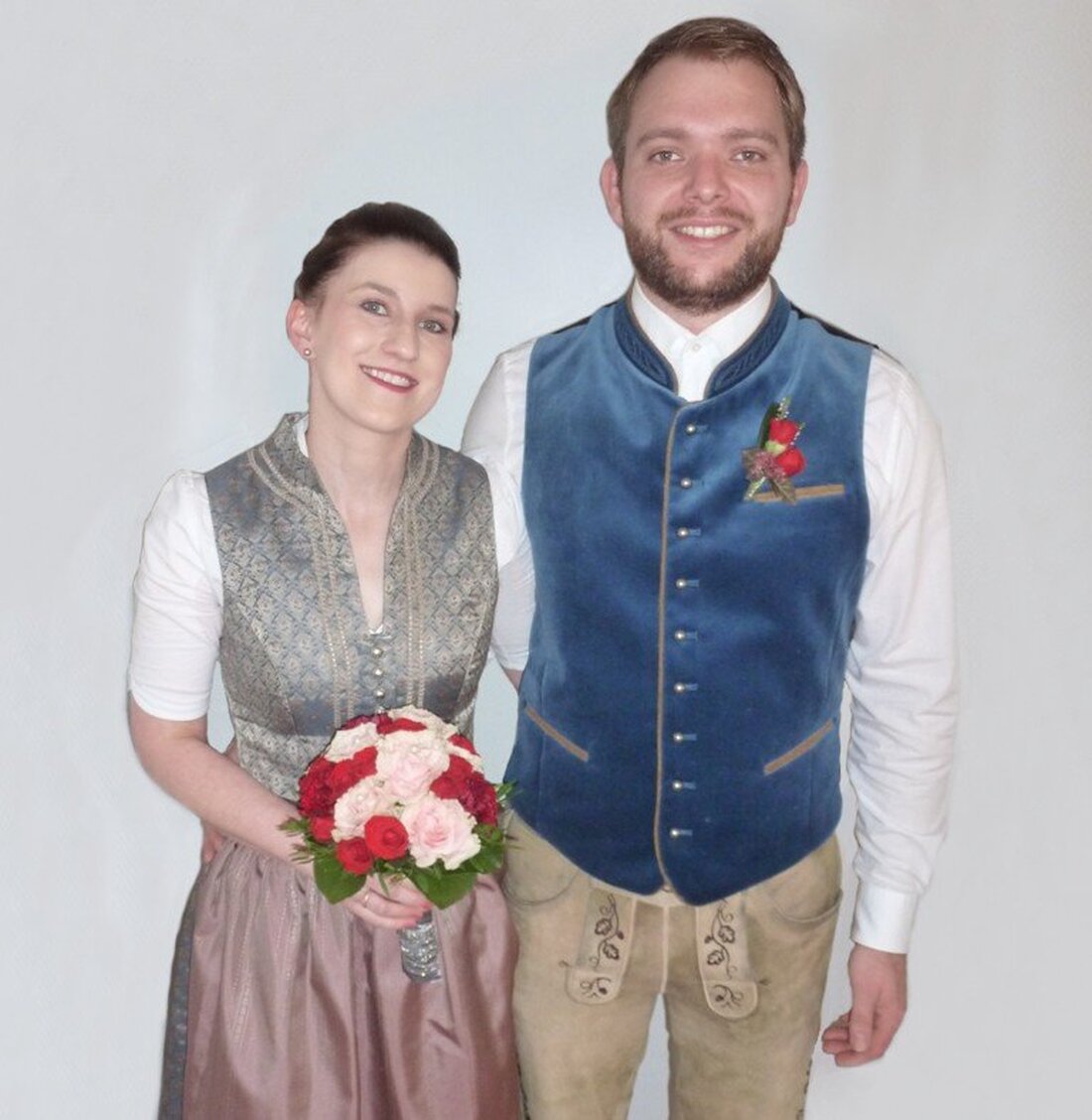 Erbendorf. In Erbendorf läuteten die Hochzeitsglocken. Ein fesches Hochzeitspaar hat sich im Standesamt Erbendorf das Ja-Wort gegeben. Christine Gruber und Stefan Hein haben geheiratet.  Unser Brautpaar der Woche: 14.10.2017, Christine Gruber und [&hellip;]