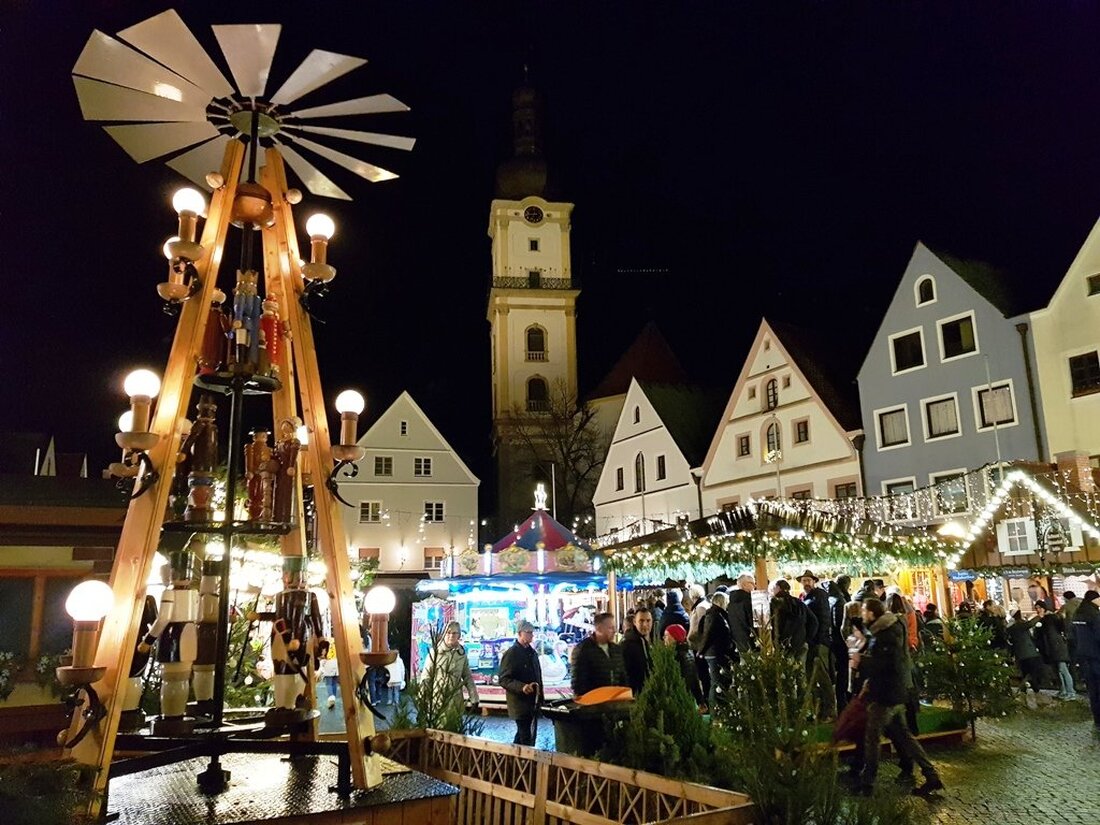 Weiden. Gegen Ende diesen Jahres ist die Corona-Krise hoffentlich unter Kontrolle – das hofft auch die Stadt Weiden, denn ab jetzt können sich Schausteller für den Weidener Christkindlmarkt bewerben.   Die [&hellip;]