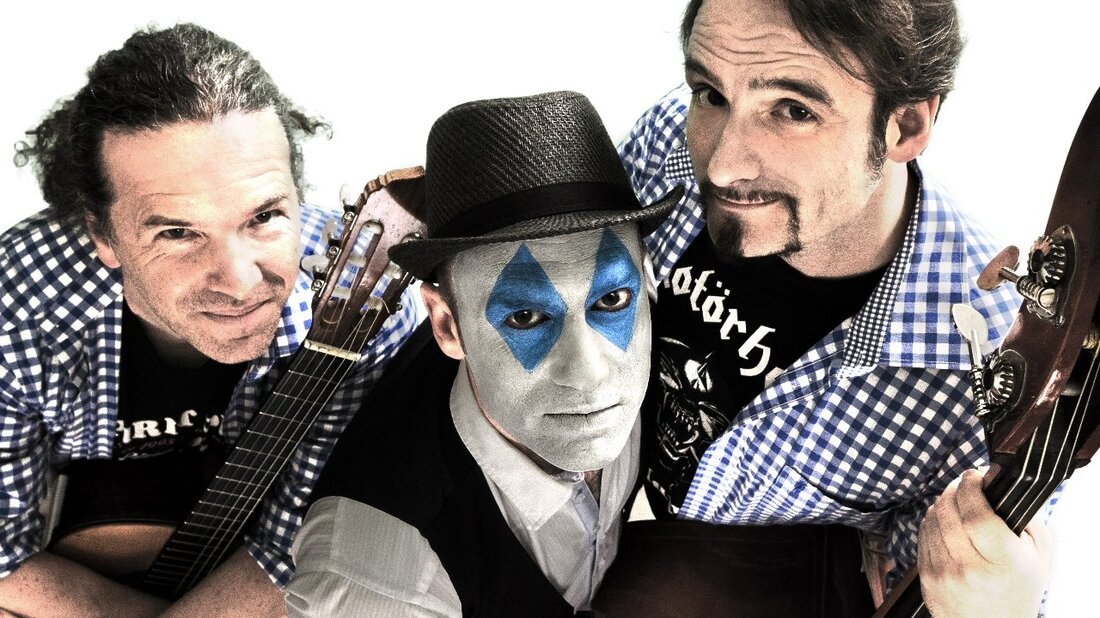 Weiden. Grenzenlose Vielfalt und gnadenloser Humor: Dafür steht das Trio “Ciao Weiß-Blau” aus dem bayerischen Oberland. Ihr musikalisches Spektrum reicht von Rap bis Renaissance. Mit Witz und sprachlicher Finesse untermauern [&hellip;]