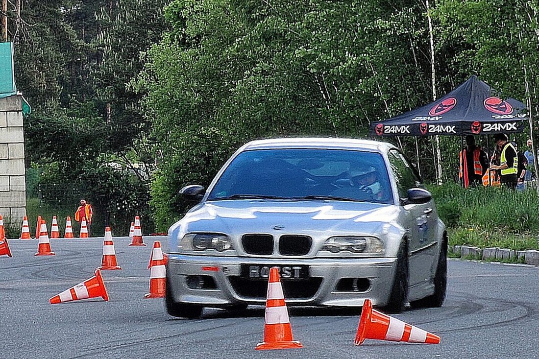 Weiden. Am Sonntag, 12. Juli 2026, lädt der ATC zum 17. AvD-Clubsportslalom an den Brandweiher, wo Fahrerinnen und Fahrer um Bestzeiten kämpfen. Am Samstag, 11. Juli, eröffnet der Oldtimer-Gleichmäßigkeitsslalom das Wochenende.