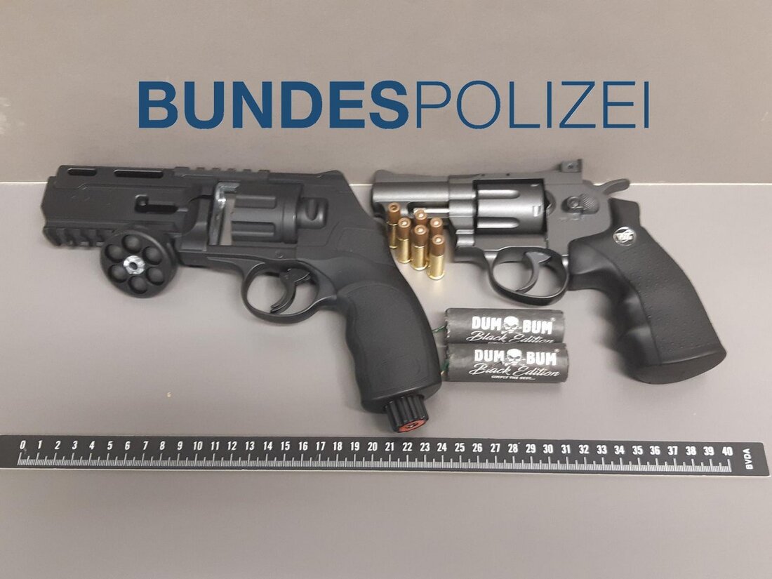 Waidhaus/Waldsassen. Keine “staade Zeit” gab es über das Weihnachtswochenende für die Fahnder der Bundespolizeiinspektion Waidhaus und des Bundespolizeireviers Bärnau. So vollstreckten sie gleich drei Haftbefehle. Ein 32-Jähriger Slowake war aus [&hellip;]
