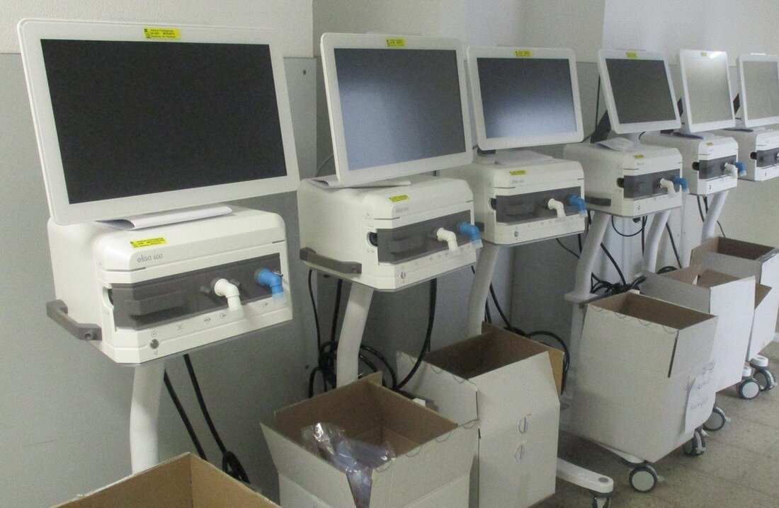 Marktredwitz. Das Klinikum Fichtelgebirge bekommt acht Beatmungsgeräte aus Bundesmitteln. Intensivkapazitäten können damit – wenn notwendig – kurzfristig erhöht werden. Das Klinikum Fichtelgebirge hat acht baugleiche Beatmungsgeräte über das Nothilfe-Programm aus Bundesmitteln [&hellip;]