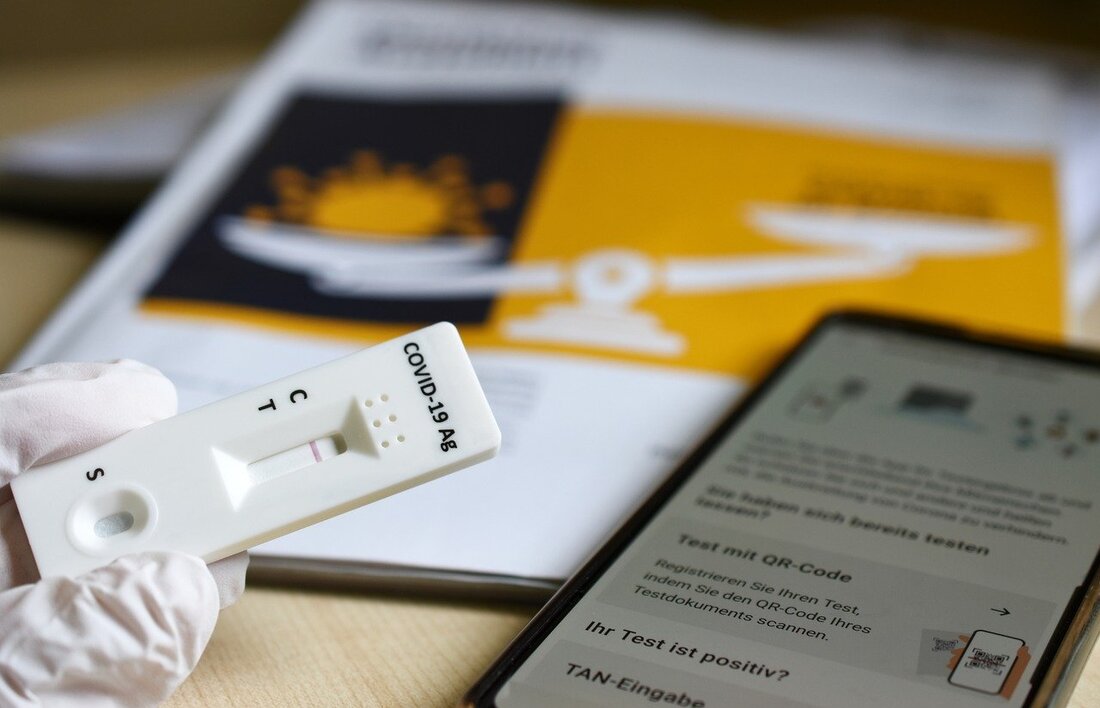 Thurndorf. Das BRK-Bereitschaftsteam sorgt für ein Testzentrum in der Hauptstraße. 