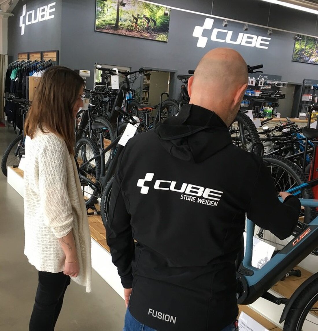 [Advertorial] Weiden. Der Ansturm auf den Cube-Store Weiden beginnt: Schon jetzt bereiten sich alle leidenschaftlichen Radfahrer auf die beginnende Radsaison vor. Der Dauerbrenner bei Cube bleiben vor allem E-Bikes. Von [&hellip;]