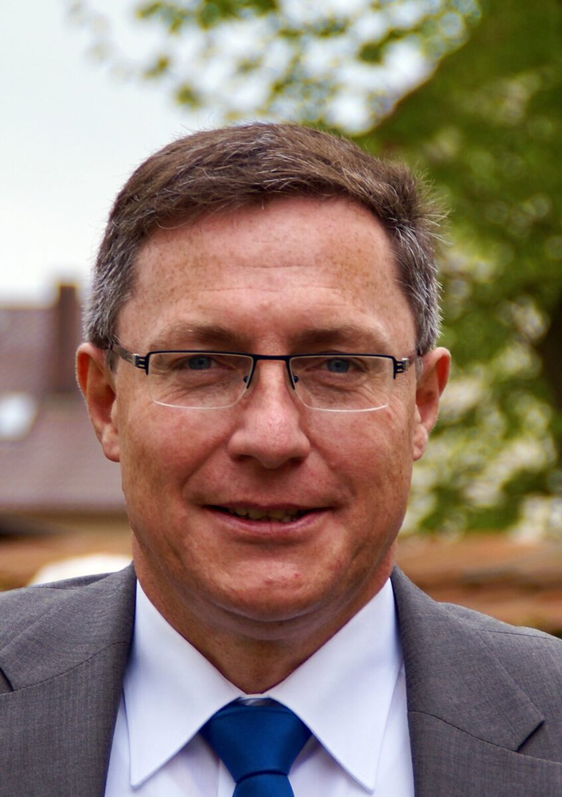 Weiden. Die ÖDP kritisiert die Ignoranz der Politik bei der Aufarbeitung des Cum-Ex-Skandals und befürchtet die baldige Vernichtung von Beweismitteln. Ab 2026 könnten Akten geschreddert werden, was die Strafverfolgung erschwert.