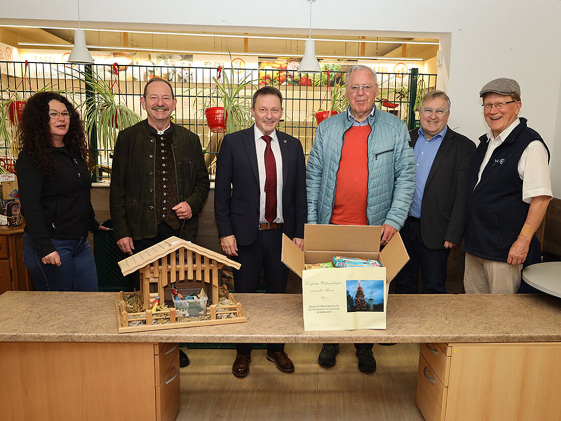 Weiden. Der Deutsch-Amerikanische Gemeinsame Ausschuss Grafenwöhr hat seine Weihnachtsaktion gestartet. 600 Hilfspakete im Wert von je 35 Euro wurden gepackt, 50 gehen über die Tafel Weiden-Neustadt/WN an Bedürftige.