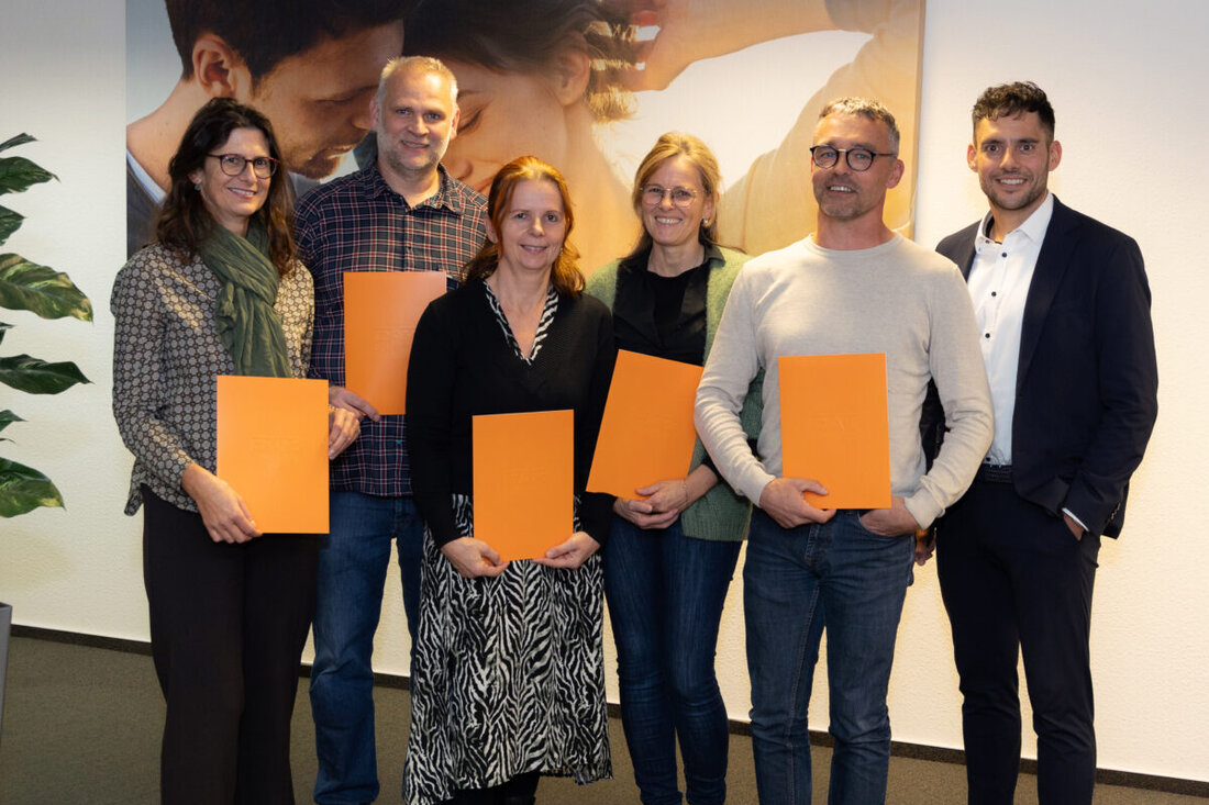 Weiden. 25 oder 40 Jahre im gleichen Job und beim gleichen Unternehmen – das ist heute eher eine Ausnahme. Fünf Kundenberaterinnen und Kundenberater aus Weiden gehören dazu. Die Gesundheitsexperten der DAK-Gesundheit in Weiden üben seit Jahren den gleichen Beruf aus.