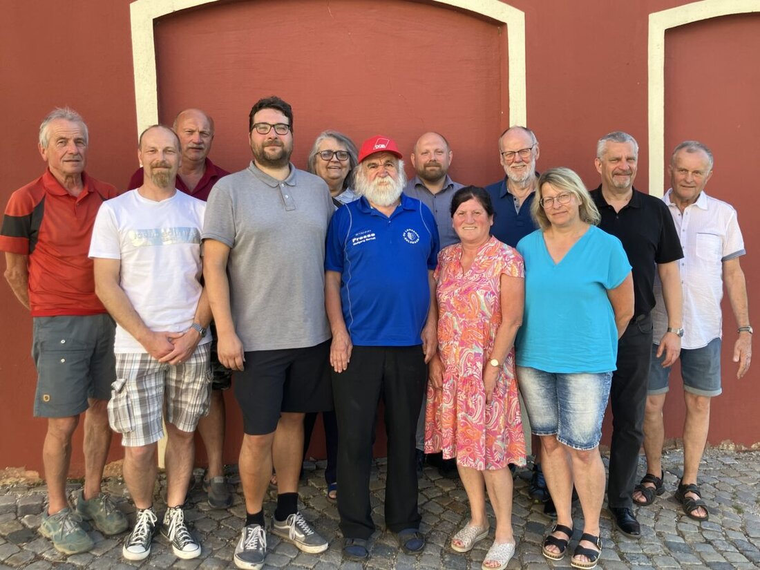Sulzbach-Rosenberg. Wolfgang Berndt bleibt DGB-Kreisvorsitzender Amberg-Sulzbach mit Stefan Dietl als neuem Stellvertreter und Manfred Schwinger als Schriftführer. Der Kreisvorstand verspricht solidarische Unterstützung für die Belegschaft der Maxhütte.