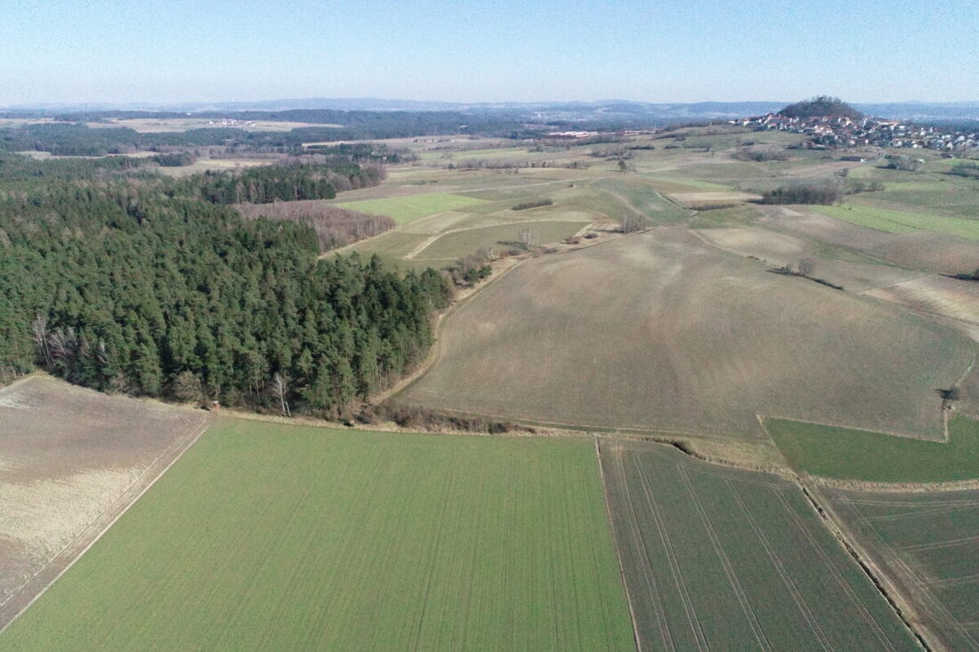 Parkstein. Der Marktgemeinderat beschließt trotz fehlender Ausweisung von Vorranggebieten für Windkraftanlagen durch den Regionalplan, an der Flächenmeldung festzuhalten.