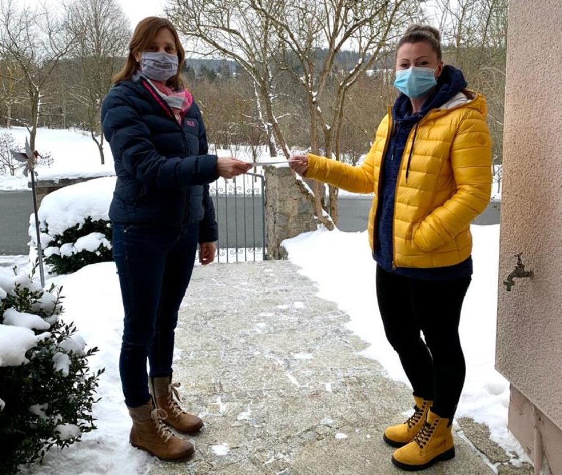 Leuchtenberg. Zusammenkünfte dürfen nicht stattfinden, was Vereine wie der Gymnastikgruppe Leuchtenberg schwer fällt. Das Vorstandstrio macht mit etwas Einfallsreichtum ihrem Mitglieder dennoch eine Freude. Von Sieglinde Schärtl  Seit November heißt [&hellip;]