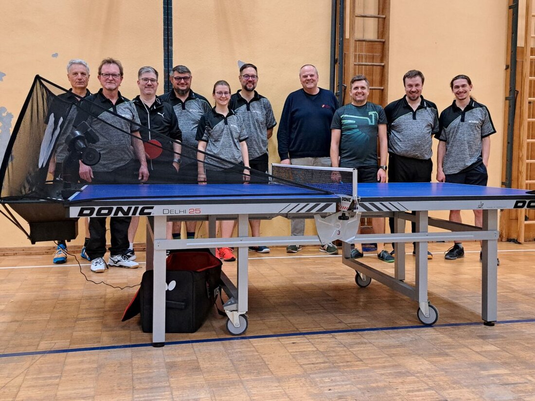 Windischeschenbach/Neuhaus. Die Tischtennisabteilung der DJK Neuhaus freut sich über einen modernen Trainingsroboter.