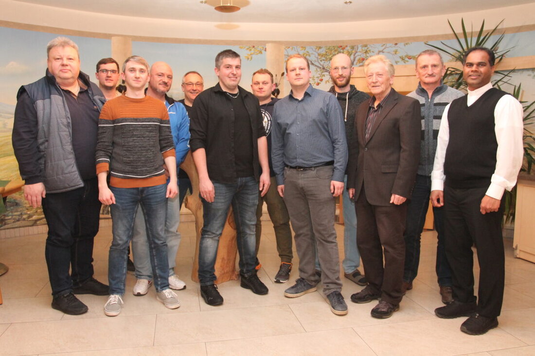 Neukirchen zu St. Christoph. Die DJK Neukirchen ernannte Anton Haider zum Ehrenvorsitzenden und setzte zur Jahreshauptversammlung 2024 die neue Struktur mit drei gleichberechtigten Vorsitzenden um.