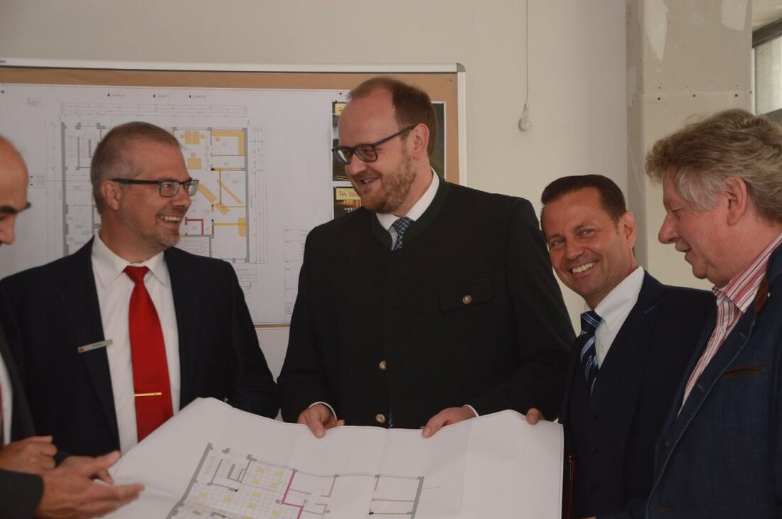 Windischeschenbach. Die Sparkasse in Windischeschenbach wird seit vier Monaten modernisiert und neu gestaltet. Ende Juni soll der Spuk ein Ende haben – und die Mitarbeiter können aus den Containern zurück [&hellip;]