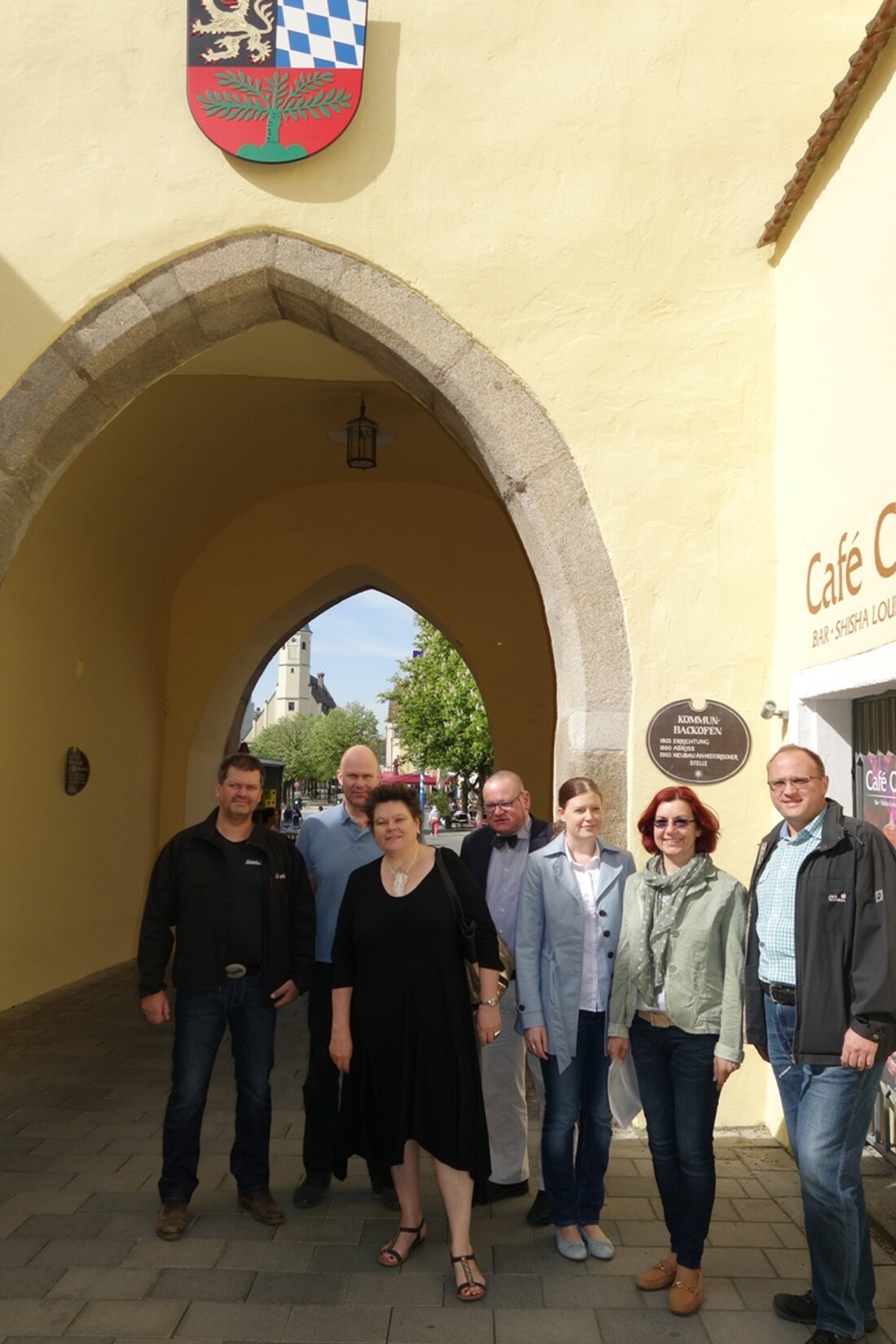 Weiden. Im Zuge der Fassadensanierung des Unteren Tores hat die städtische Hochbauverwaltung für einen weiteren Glanzpunkt gesorgt. Das Weidener Stadtwappen wurde aus hochwertigem, witterungsbeständigem Edelstahl neu gefertigt. Getreu der historischen Vorlagen [&hellip;]