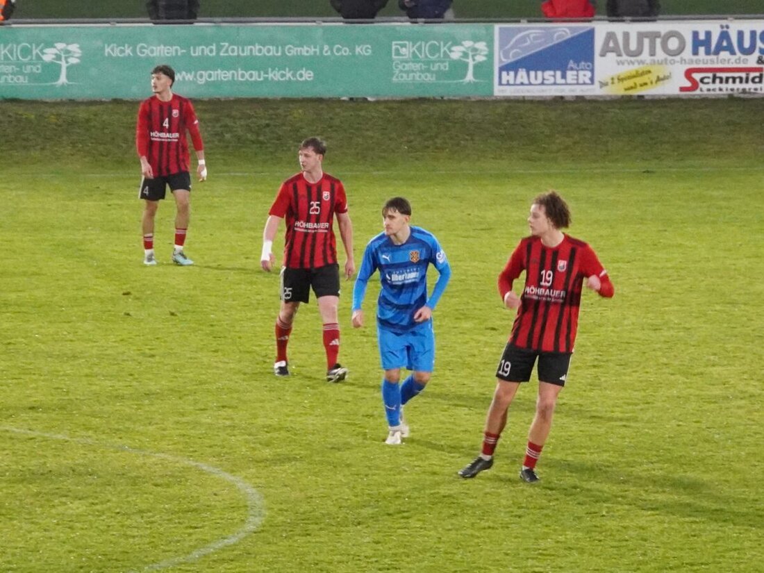 Luhe-Wildenau. Der SC erwischte einen perfekten Start und bestimmte über weite Strecken das Spiel mit hoher Intensität und zahlreichen Torchancen. Kötzting kam nur kurz heran, bevor die Hausherren das Spiel mit kontrollierter Souveränität endgültig für sich entschieden.