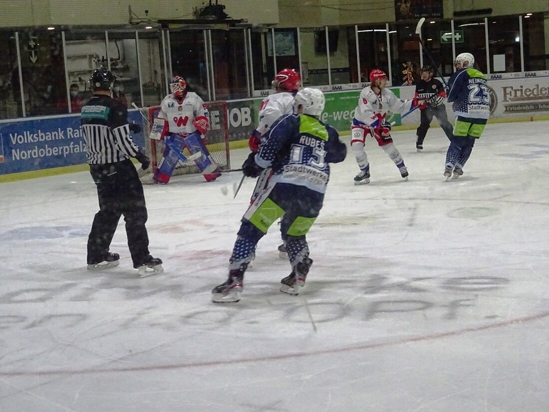 Weiden. Mit seiner besten Saisonleistung hat der EVW am Freitagabend beim 6:1 über die ambitionierten Niederbayern einen deutlichen Sieg eingefahren. Die Entscheidung brachte das zweite Drittel, in dem der Gastgeber gleich [&hellip;]